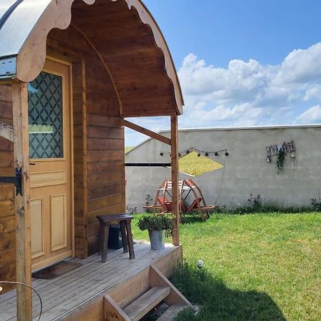 Gîte de la Roulotte de l'Epine Dallon Exterior foto